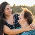Zagrljaji i poljupci lek za telo i psihu: Koliko nam fizički kontakti pomažu da smanjimo stres i poboljšamo raspoloženje