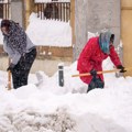 Sneg paralisao Rumuniju: Bez struje skoro 4.000 ljudi, vozila blokirana u smetovima