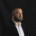 Борко Радивојевић запалио мреже: Гости га окитили новчаницама, „круна“ од 1.000 евра постала вирална ВИДЕО