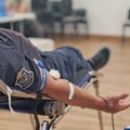 Human gest policije u Kraljevu: Prikupljeno 105 jedinica krvi u akciji dobrovoljnog davanja (foto)