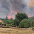 Vetar i dalje otežava gašenje požara u Deliblatskoj peščari, dim se oseća i u Pančevu