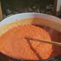 „Lažni“ ajvar gotov je za samo 30 minuta: Možete da ga napravite i u stanu, bez višesatnog kuvanja