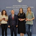 Ministar Dačić uručio diplomatske pasoše košarkašima i odbojkašicama (FOTO)