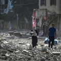 BLISKOISTOČNI SUKOB: U Egipat iz Gaze ušlo najmanje 320 stranaca; Izraelski general: Trupe su pred "vratima" grada Gaze