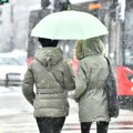 Vejaće i u gradovima: Novo upozorenje RHMZ: Danas hladno i vetrovito, evo kada kiša prelazi u sneg