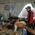 Спреман план за копнену офанзиву на Рафу: Израел поставља шаторе за стотине хиљада Палестинаца у граду