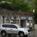 Policijski džip i kamere snimaju ko glasa: U selu Banjska do devet sati niko nije izašao na referendum o opozivu albanskih…