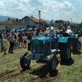 Četvrta tradicionalna regionalna manifestacija „TRAKTORIJADA“u leskovačkom selu Gornja Jina TRAKTOR,TRAKTOR,TRAKTORČE