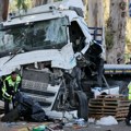 Desetine povređenih u naletu kamiona na autobusku stanicu kraj Tel Aviva