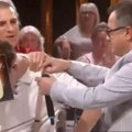 Takmičar plakao u "Zvezdama Granda"! Tenzija nikad nije bila veća, on se savio i nasred bine pustio suze, voditelji mu odmah…