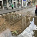 Snažno nevreme pogodilo Zrenjanin: Poplavljene ulice, vetar srušio ogradu na stadionu