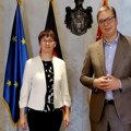 Nastavljamo da jačamo partnerstvo sa Nemačkom Vučić se sastao sa ambasadorkom Konrad (foto)