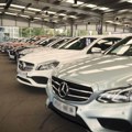 Haos u mercedesu: Povlače više od 100.000 vozila! Oglasila se kompanija - otkrili razlog i modele na koje se odnosi!