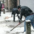 Bacite se na čišćenje snega Trik sa lopatom učiniće posao lakšim nego ikad