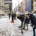 Kazne su do 50.000: Stanari, oprez - čišćenje snega je u vašoj nadležnosti, a ako bude potrebe platićete i odštetu!