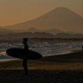Japanske muke sa turistima: Blokiran pogled na planinu Fudži, od turista nemoguće proći trotoarom
