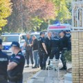 Policija sprečila muškarca da izvrši samoubistvo: Komšije na Bežanijskoj kosi čule zvuk ispaljenog metka (Foto)