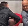 Neviđeno divljaštvo! Opozicionari u skupštini Kraljeva napali i davili radnika obezbeđenja (VIDEO)