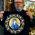 "Verujemo u isceliteljske moći, poklonite se" Nešto veoma vredno povezano sa Svetom Petkom čuva se u Surčinu