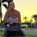 Pevačica se tri meseca posle porođaja skinula u bikini, pa slikala stomak: Svi komentarišu njenu smelost