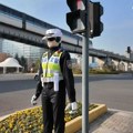 VIDEO: Roboti rade kao saobraćajci u kineskim gradovima
