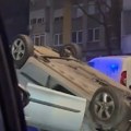 (Video) Automobil završio na krovu, delovi svuda po putu! Karambol u Vojislava Ilića: Hitna pomoć na licu mesta
