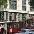 (Foto, video) Putnici razbijali prozore i iskakali, svi su vrištali! Dramatična vožnja u tramvaju koji je iskočio iz šina i…