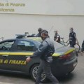 Srbin opljačkao kafić u Vićenci: Vlasnici uz pretnju nožem oteo pazar, policija ga uhapsila za deset minuta i novac pronašla u…