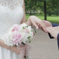 Snimak sa venčanja vaspitačice Milene raznežio ceo Kragujevac: Kad su videli ko se pojavio u svadbenoj sali, ljudima su suze…