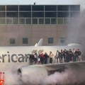 Požar u avionu "Amerikan erlajnsa": Pilot prijavio vatru, stjuardese gasile plamen, ima povređenih