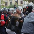 Snimci novih žestokih nemira u Tirani: Policija bije i vodenim topovima rasteruje studente