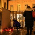 Građani Praga opraštaju se od ubijenih u masovnoj pucnjavi
