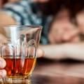 Doktor otkriva sa koliko godina treba da prestanemo da pijemo alkohol: "Tada stopa smrtnosti raste, pogotovo kod muškaraca"