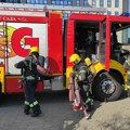 Пожар на крову нове зграде у Југовићеву (ВИДЕО)
