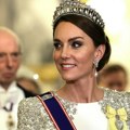 Novi Portret Kejt Midlton zaprepastio javnost: Svi kažu da princeza ne liči na sebe, a evo koja je simbolika ove slike (foto)