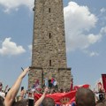 Počast junacima kosovskog boja: Srbi se okupili na Gazimestanu povodom 635 godina od slavne bitke (video)