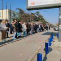 FOTO, VIDEO: Zaposleni u KCV-u i danas sa 15 minuta tišine odali počast stradalima