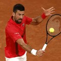 Novak Đoković - Filip Mišolić uživo: Srbin se prekrstio i izašao na teren, počinje!