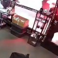 Novi detalji tuče huligana kod stadiona Partizana: Delije usred bela dana napale butik Grobara u Humskoj, ima povređenih, ovo…