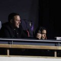 Igor Kojić ne odvaja se od lepe brinete! Svi bruje da je ona Kebina nova snajka: Ušla u ložu i pozdravila se s njegovom mamom…