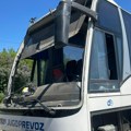 (Foto) Autobus u potpunosti uništen! Prve slike sa mesta teške nesreće kod Sopota, 11 osoba prevezeno u Urgentni centar