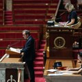 Francuska vlada preživela glasanje o nepoverenju
