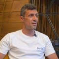 Svi čekaju da pogledaju grafičar i vide ko su ti "neki novi klinci" Sportski direktor kluba sa Senjaka, Dušan Anđelković…