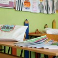 Mićin: Počela podela besplatnih udžbenika osnovcima u Novom Sadu