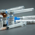 Šta je hepatitis C, simptomi i kako do izlečenja, o čemu je govorila Pamela Anderson u Veneciji