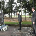 "Srbija vas, deco, nikad neće prežaliti" Premijer Vučević položio cveće u spomen-parku u Malom Orašju