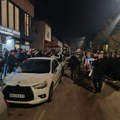 Protest „Krvave su vam ruke u Valjevu“ završen ispred prostorija SNS: „Aco Srbine“ i „Ubice“