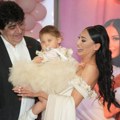 Krenule i suze radosnice: Zorana i Steva Simeunović upriličili gala proslavu za prvi rođendan ćerke (foto)