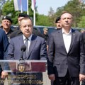 Ministar Dačić zajedno sa direktorom policije prisustvovao je prezentaciji i dodeli 34 moderna terenska vozila