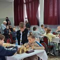 Na Šahovskom turniru u Donjoj Jajini oko 50 dece iz Srbije i Severne Makedonije